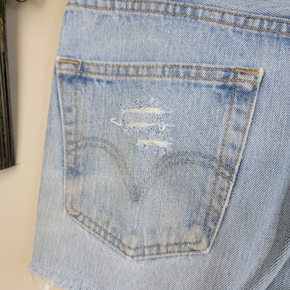 Levi's 14 550 Relaxed Light Wash High Rise Distressed Cutoff Jean Shorts Vintage - Picture 10 of 12
